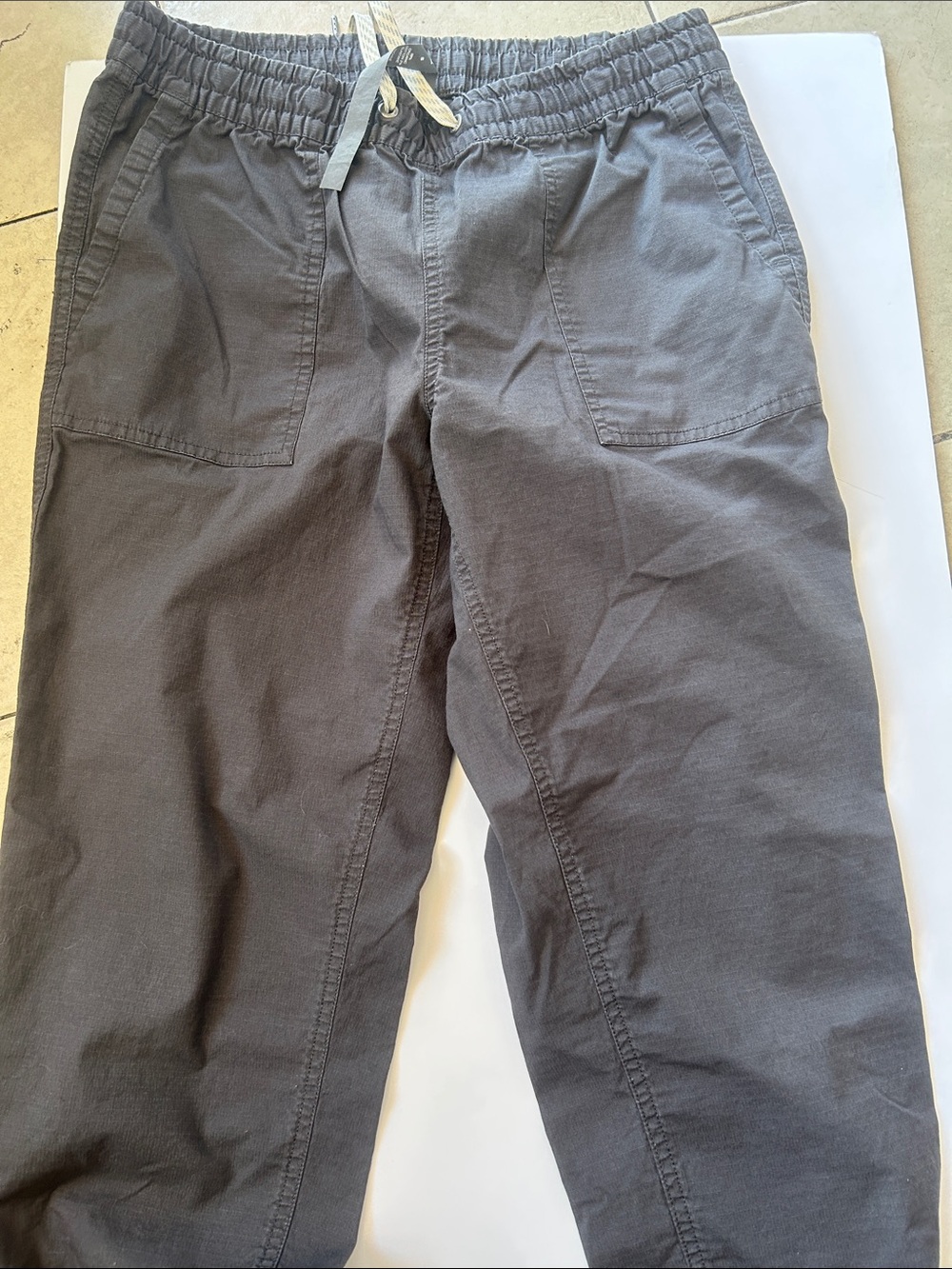 Vuori Men's Charcoal Drawstring Joggers